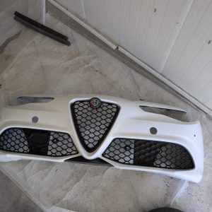 Alfa Romeo Giulia Sport Edition-ის წინა ბამპერი